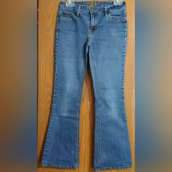 Arizona Jeans Vintage Denim Flare/Boot Cut Jeans size 9 - Picture 1 of 3